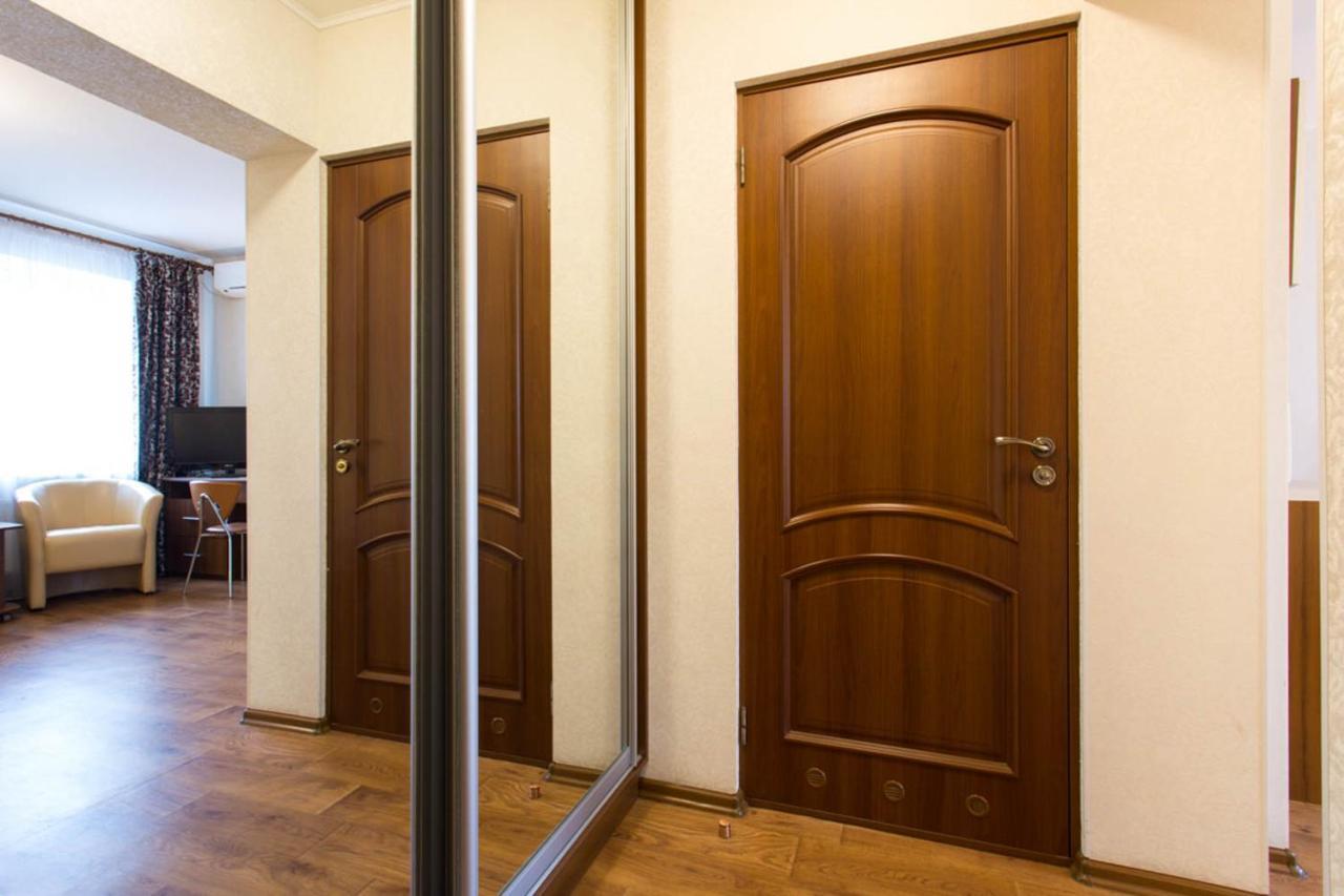 Excellent studio apartment in the Center - Kravtsova lane 13B Charkov Buitenkant foto
